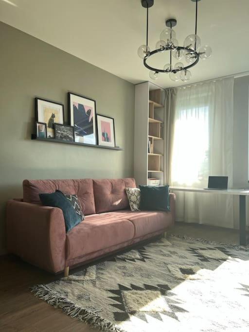 Luxury Pearl With Parking Place In Holesovice Prague Luaran gambar