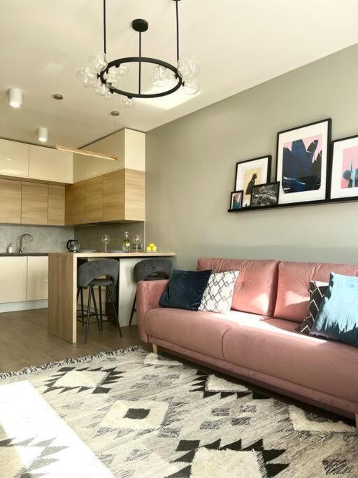Luxury Pearl With Parking Place In Holesovice Prague Luaran gambar