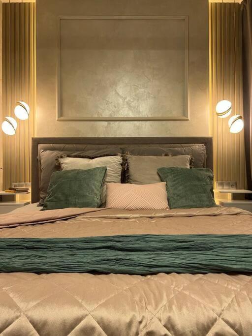 Luxury Pearl With Parking Place In Holesovice Prague Luaran gambar
