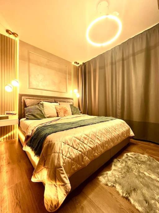 Luxury Pearl With Parking Place In Holesovice Prague Luaran gambar