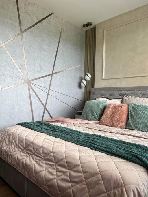 Luxury Pearl With Parking Place In Holesovice Prague Luaran gambar